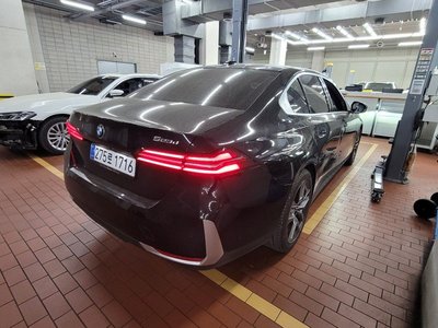 BMW 5 SERIES - 6