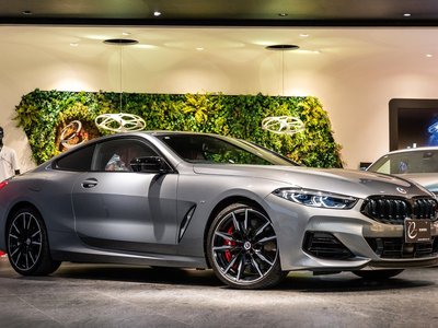 BMW 8 SERIES