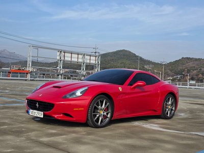 FERRARI CALIFORNIA - 4