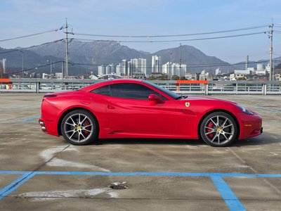 FERRARI CALIFORNIA - 8