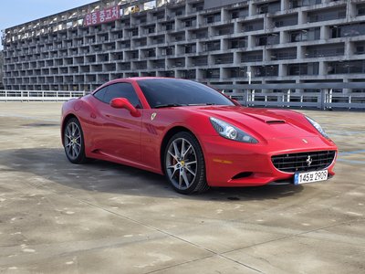 FERRARI CALIFORNIA - 5