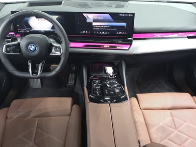 2025 BMW 5 SERIES photo 5