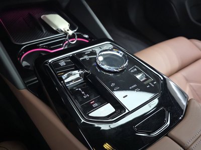 2025 BMW 5 SERIES photo 9