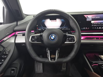 2025 BMW 5 SERIES — миниатюра 12