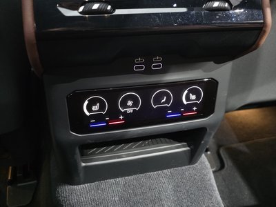 2025 BMW 5 SERIES — миниатюра 19