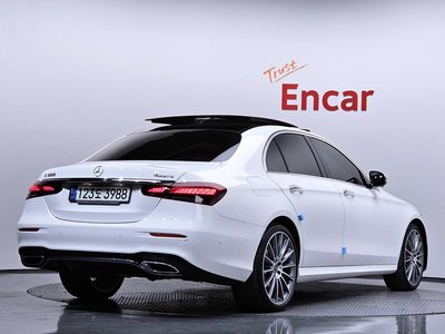 MERCEDES-BENZ E-CLASS - 4