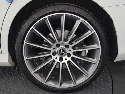 MERCEDES-BENZ E-CLASS - 8