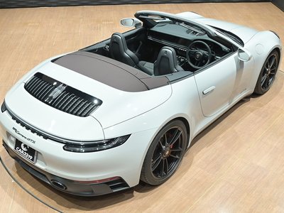 PORSCHE 911 CABRIOLET - 10
