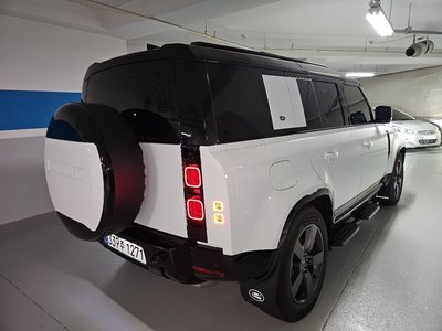 LAND ROVER DEFENDER - 8