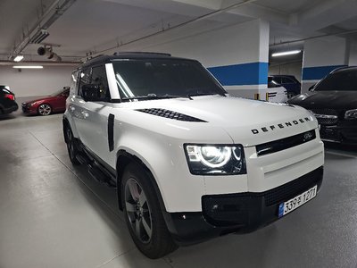 LAND ROVER DEFENDER - 4