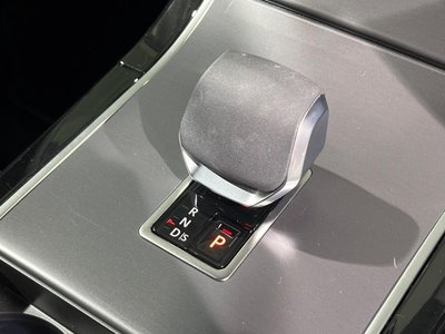 2025 LAND Rover RANGE ROVER EVOQUE — миниатюра 39