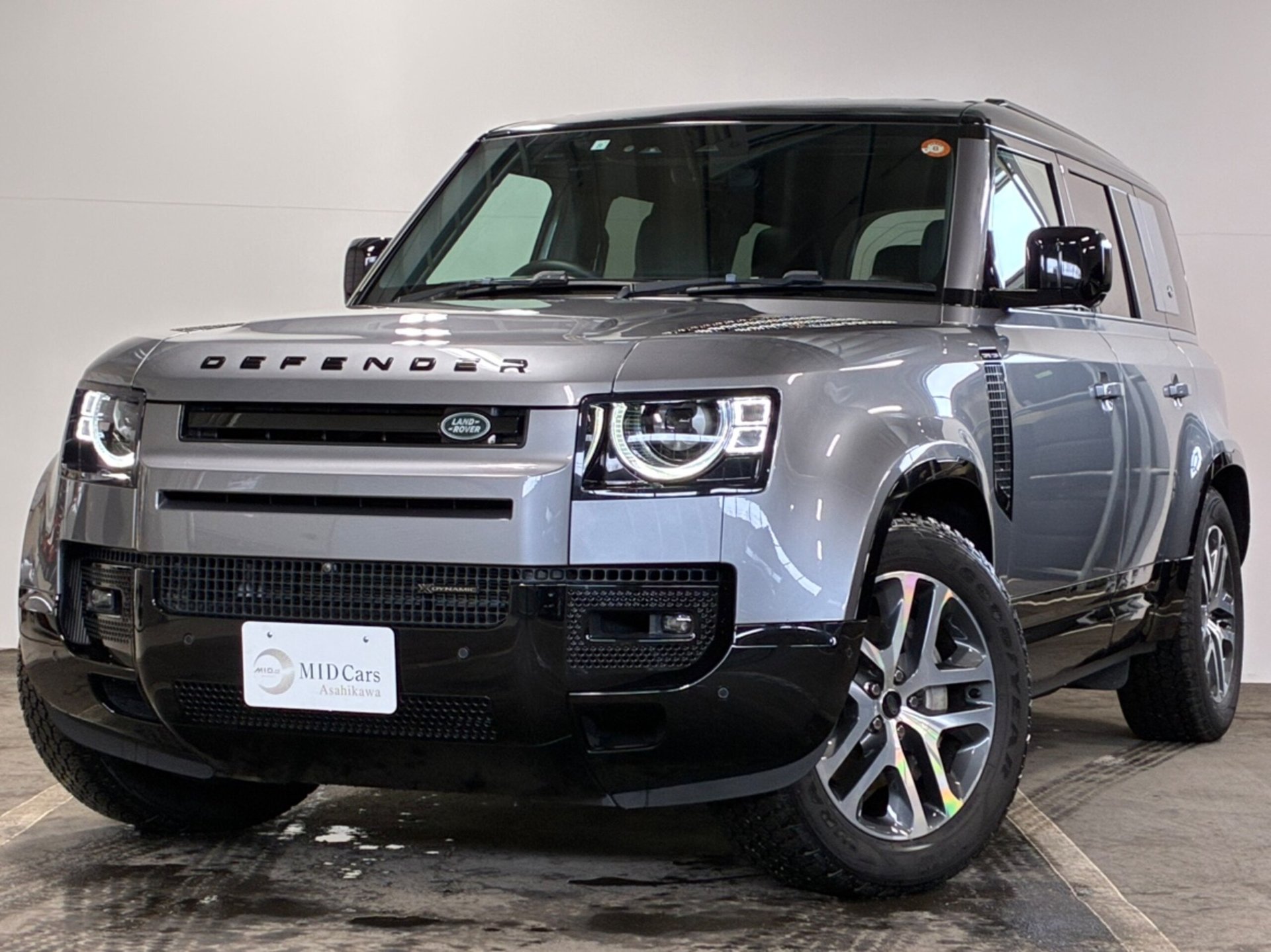 LAND ROVER DEFENDER - View 1