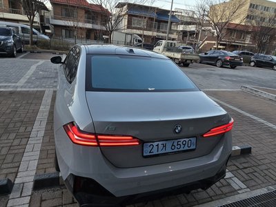 BMW I5 - 3