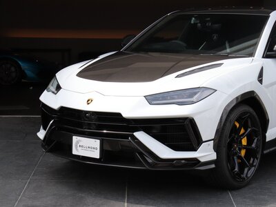 LAMBORGHINI URUS - 10