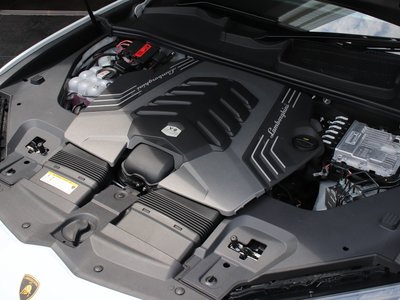 LAMBORGHINI URUS - 7