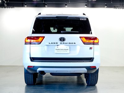 TOYOTA LAND CRUISER 300 - 7