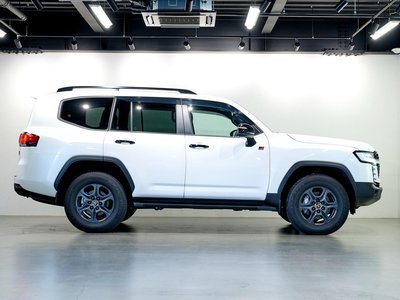 TOYOTA LAND CRUISER 300 - 4