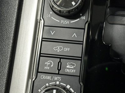 صورة مصغرة 36 لـ 2018 Toyota LAND CRUISER 200