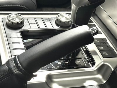 صورة مصغرة 35 لـ 2018 Toyota LAND CRUISER 200