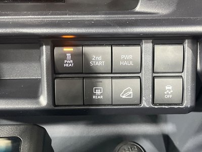 TOYOTA LAND CRUISER 70 - 6