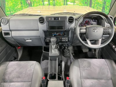 TOYOTA LAND CRUISER 70 - 2