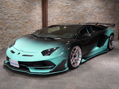 LAMBORGHINI AVENTADOR - 4