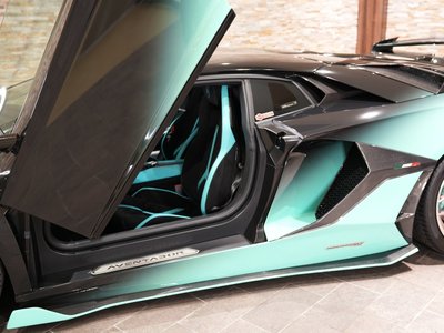 LAMBORGHINI AVENTADOR - 8