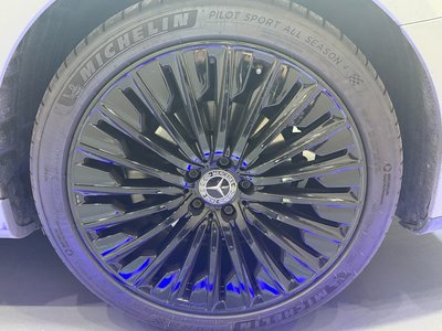 MERCEDES-BENZ E-CLASS - 5