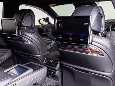 صورة 4 لـ 2017 Lexus LS