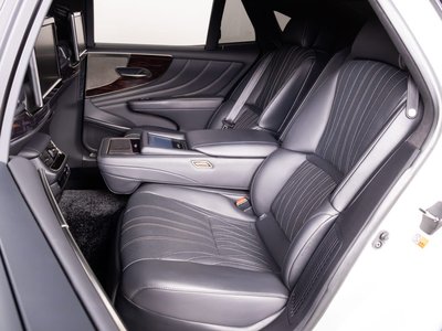 صورة 10 لـ 2017 Lexus LS