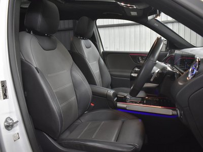 MERCEDES-BENZ GLB - 8