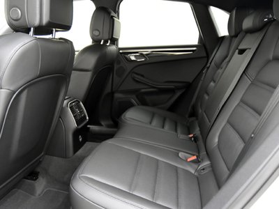2023 Porsche MACAN thumbnail 12