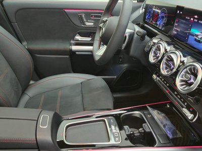 MERCEDES-BENZ EQA - 9