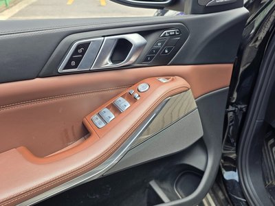 صورة 2 لـ 2023 BMW X7
