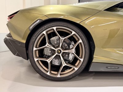 LAMBORGHINI REVUELTO - 10