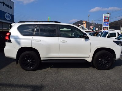 TOYOTA LAND CRUISER PRADO - 9