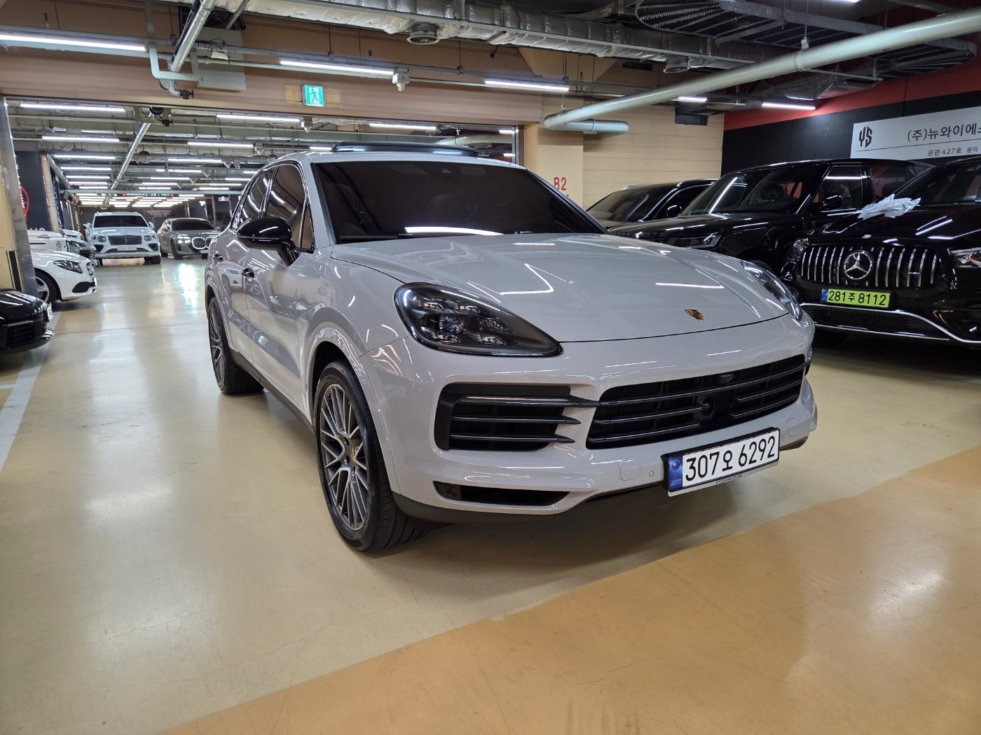 PORSCHE CAYENNE - View 1