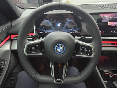 2026 BMW 5 SERIES — миниатюра 15