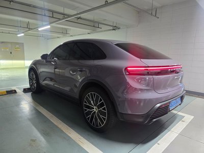 PORSCHE MACAN - 6