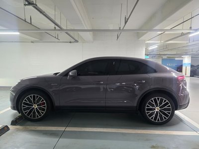 PORSCHE MACAN - 3