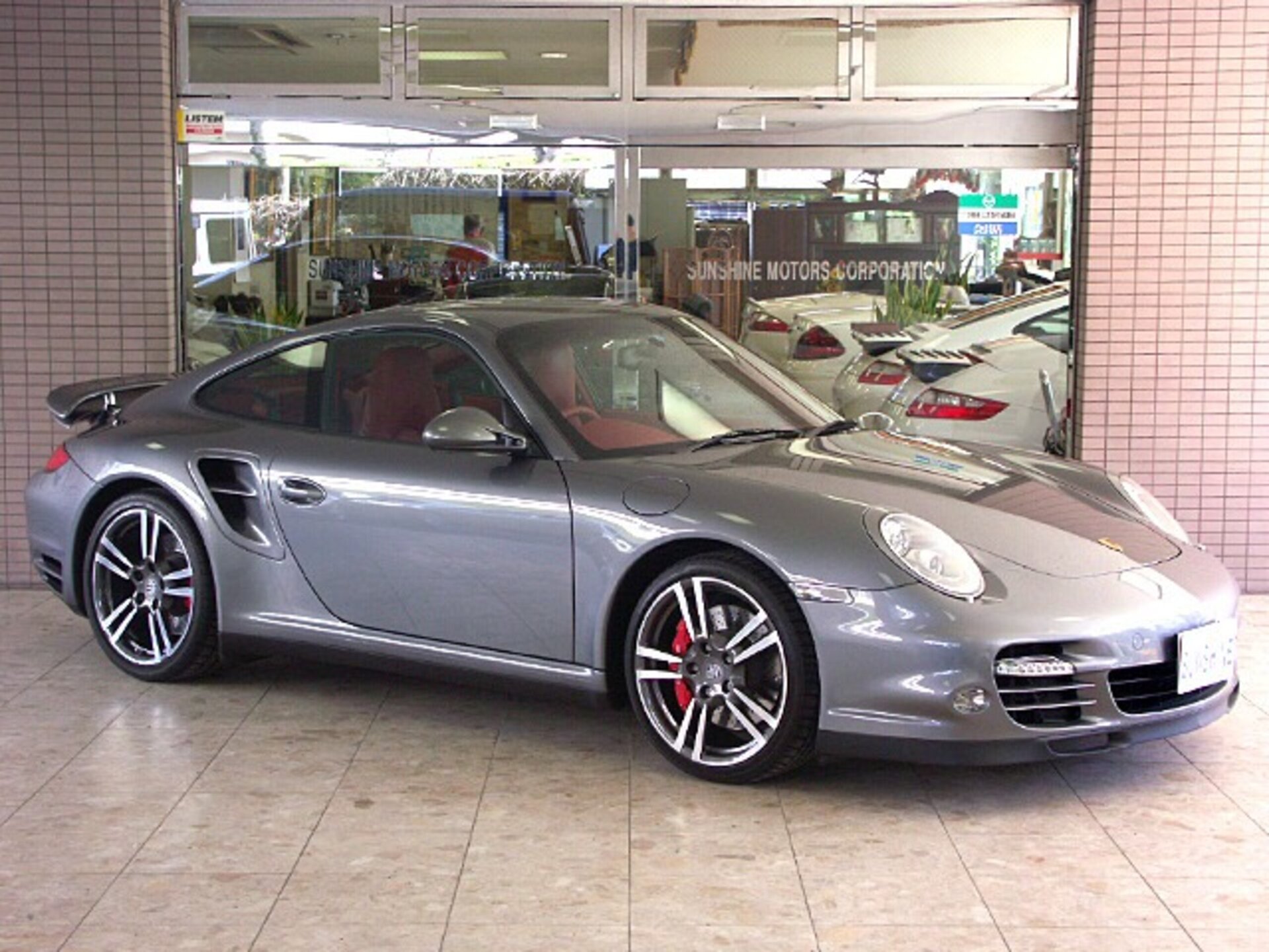 PORSCHE 911 - View 1