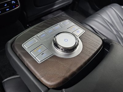 2023 Genesis ELECTRIFIED G80 (RG3) — миниатюра 17