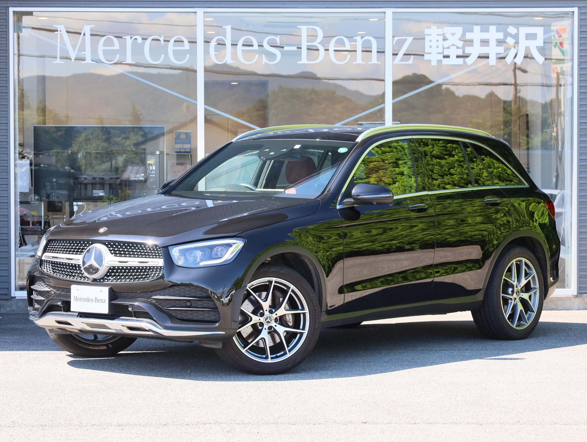 MERCEDES-BENZ GLC - View 1