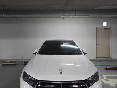 MERCEDES-BENZ E-CLASS - 2