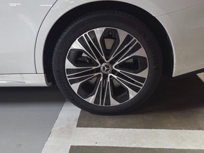 MERCEDES-BENZ E-CLASS - 6