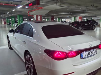 MERCEDES-BENZ E-CLASS - 7