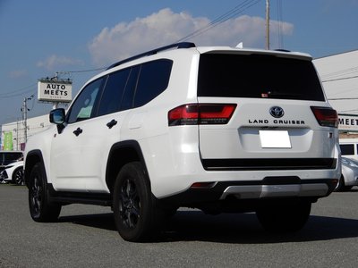 TOYOTA LAND CRUISER 300 - 3