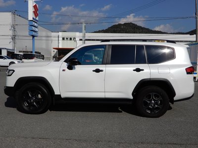 TOYOTA LAND CRUISER 300 - 5