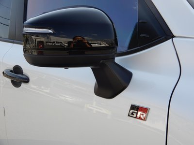 TOYOTA LAND CRUISER 300 - 10