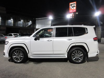 TOYOTA LAND CRUISER 300 - 9